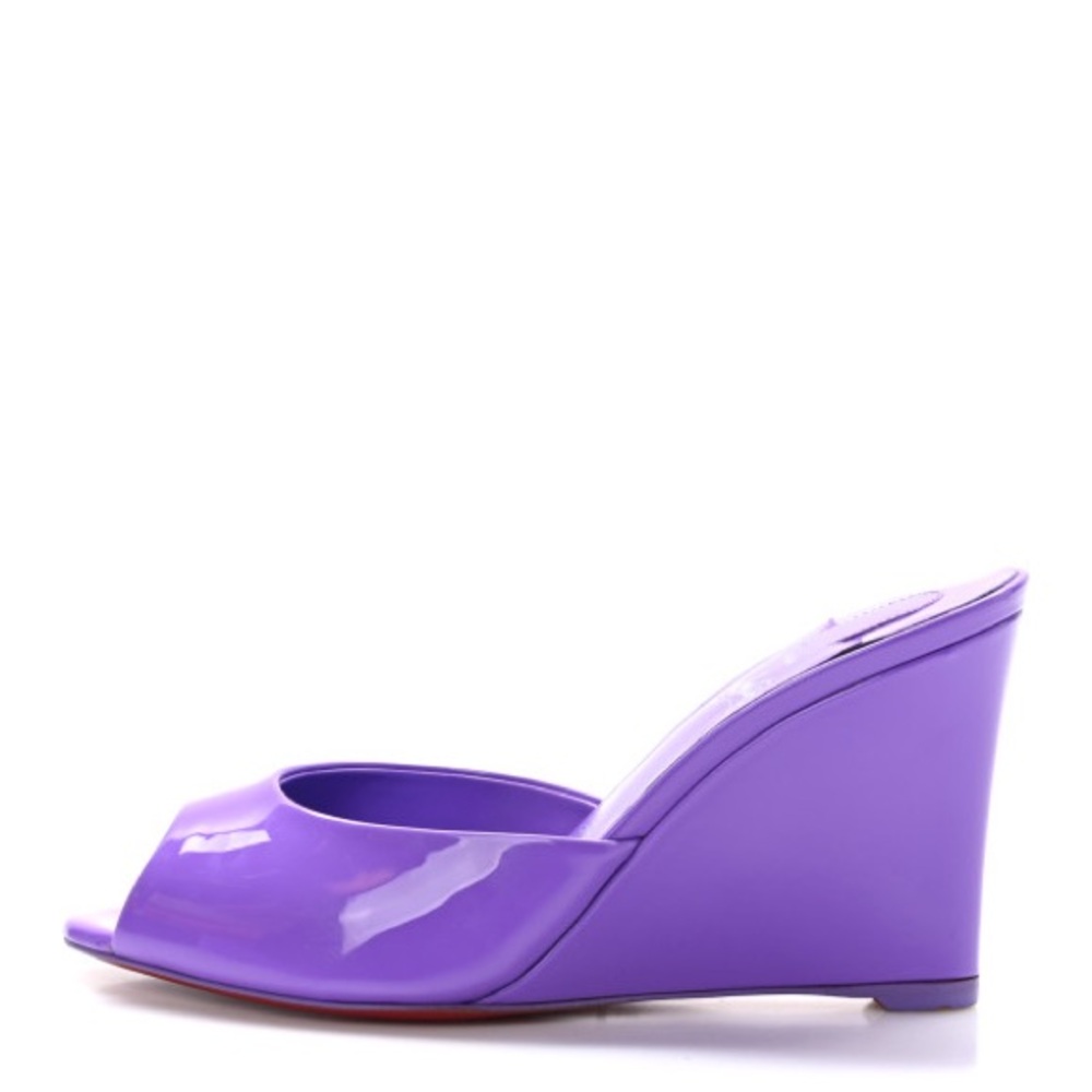 CHRISTIAN LOUBOUTIN 
Patent Leather Sandals SZ 36